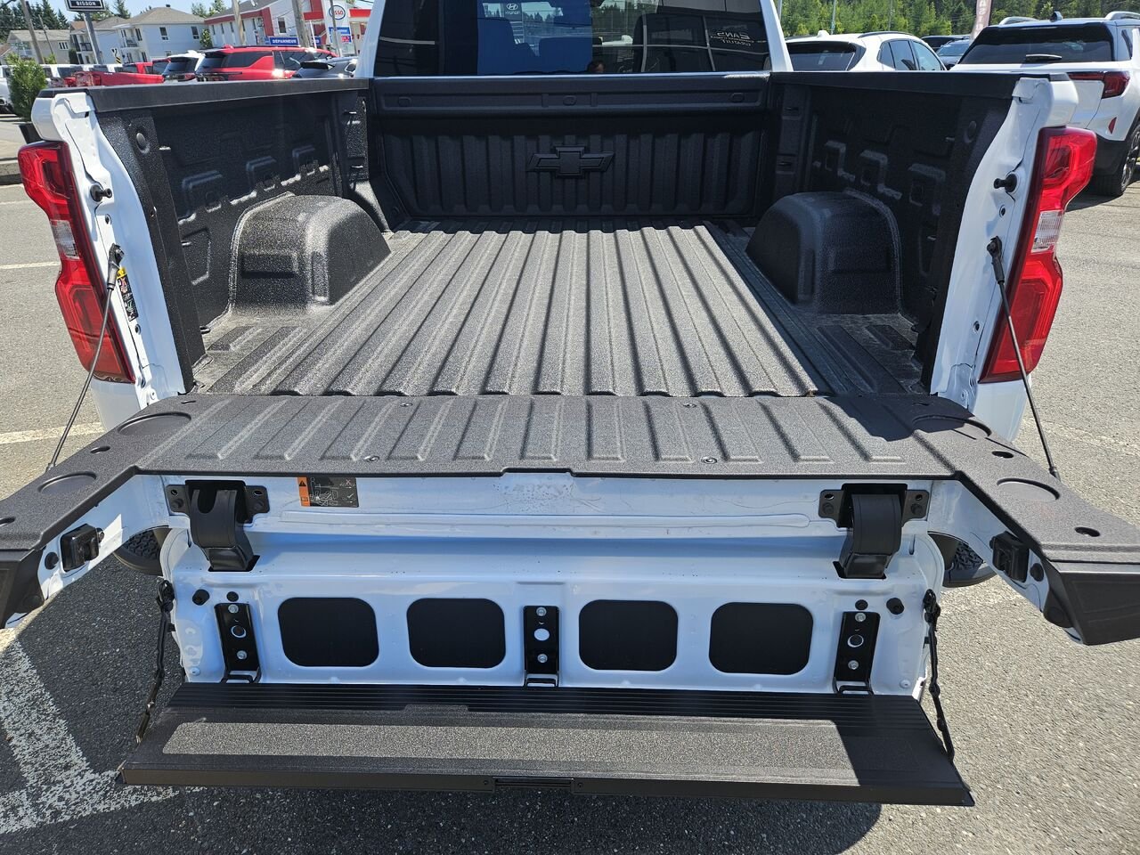 2026 Chevrolet Silverado 1500 RST cabine multiplace 4RM 157 po Summit White Thetford Mines - photo #6