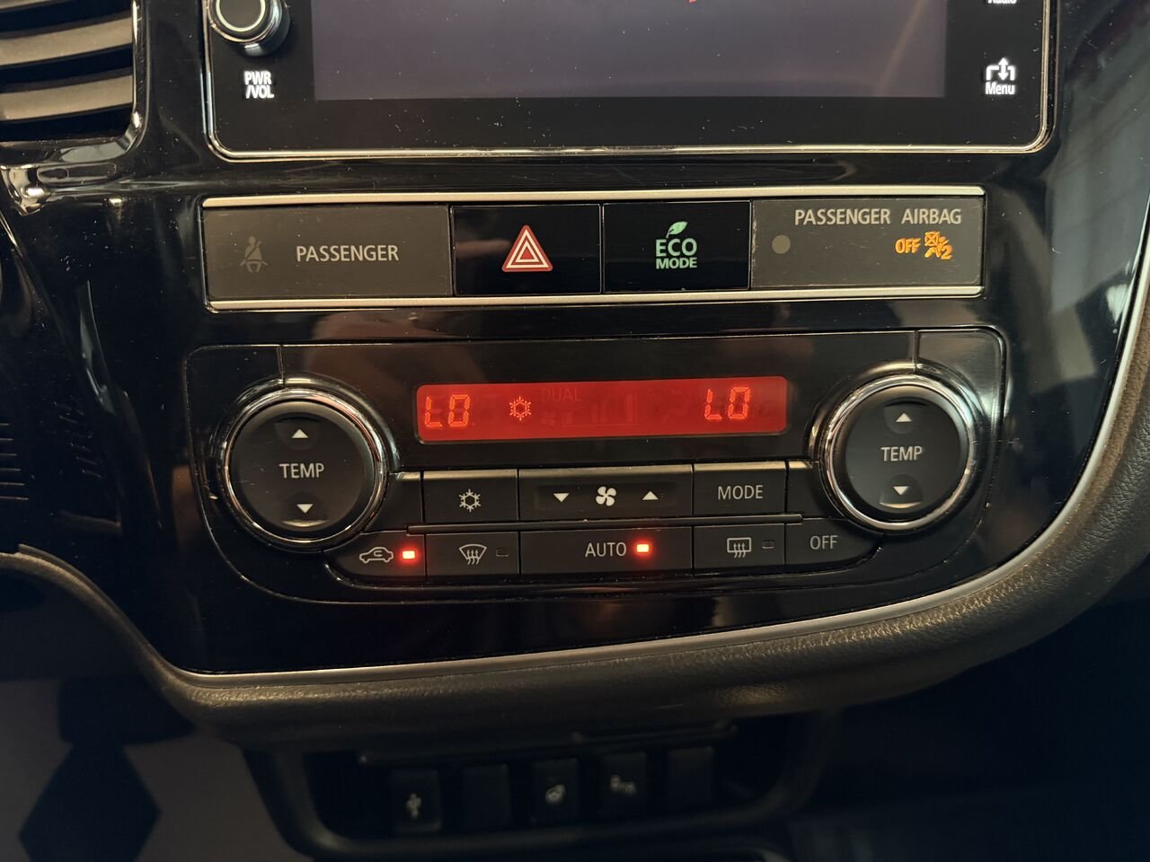 2019 Mitsubishi Outlander Black Saint-Eustache - photo #22