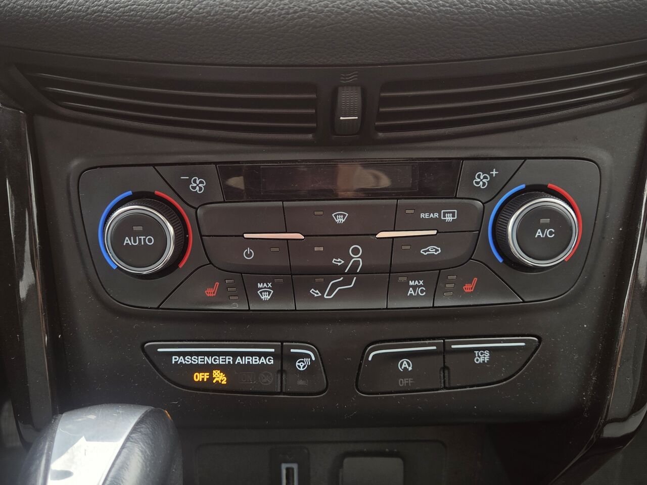 Ford Escape Titanium 2017 Noir Granby - photo #17