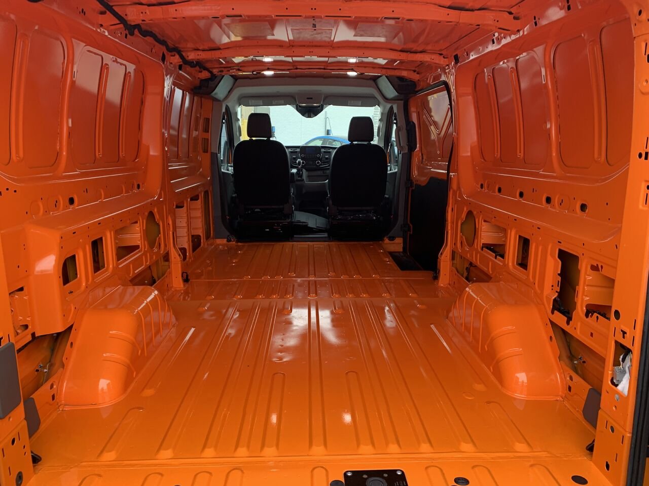 Ford Transit fourgon utilitaire T150, CARGO, 148 WB, TOIT BAS 2025 Orange Châteauguay - photo #8