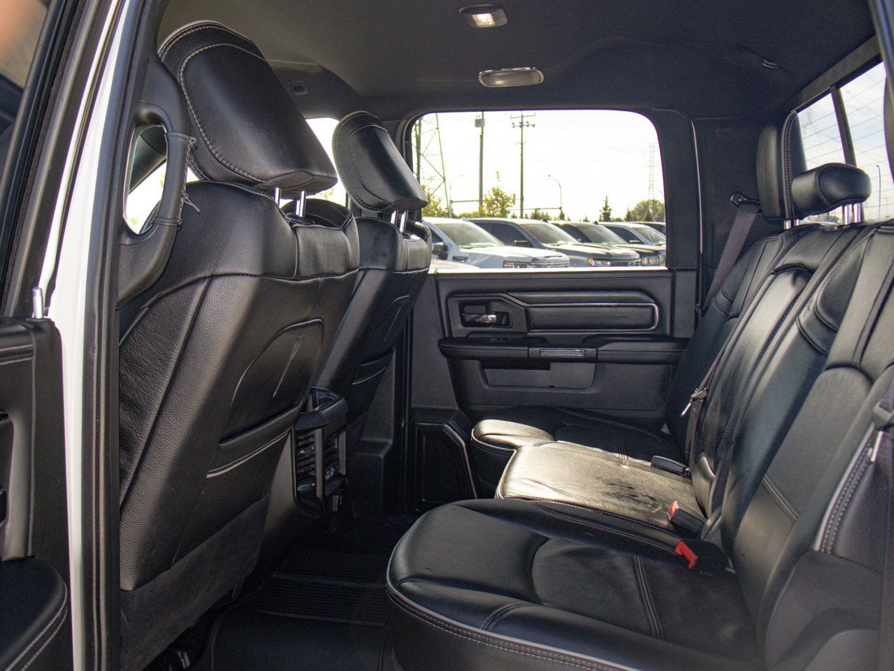 2022 Ram 3500 Limited 4x4 Crew Cab 6'4 Box White Sherwood Park - photo #32