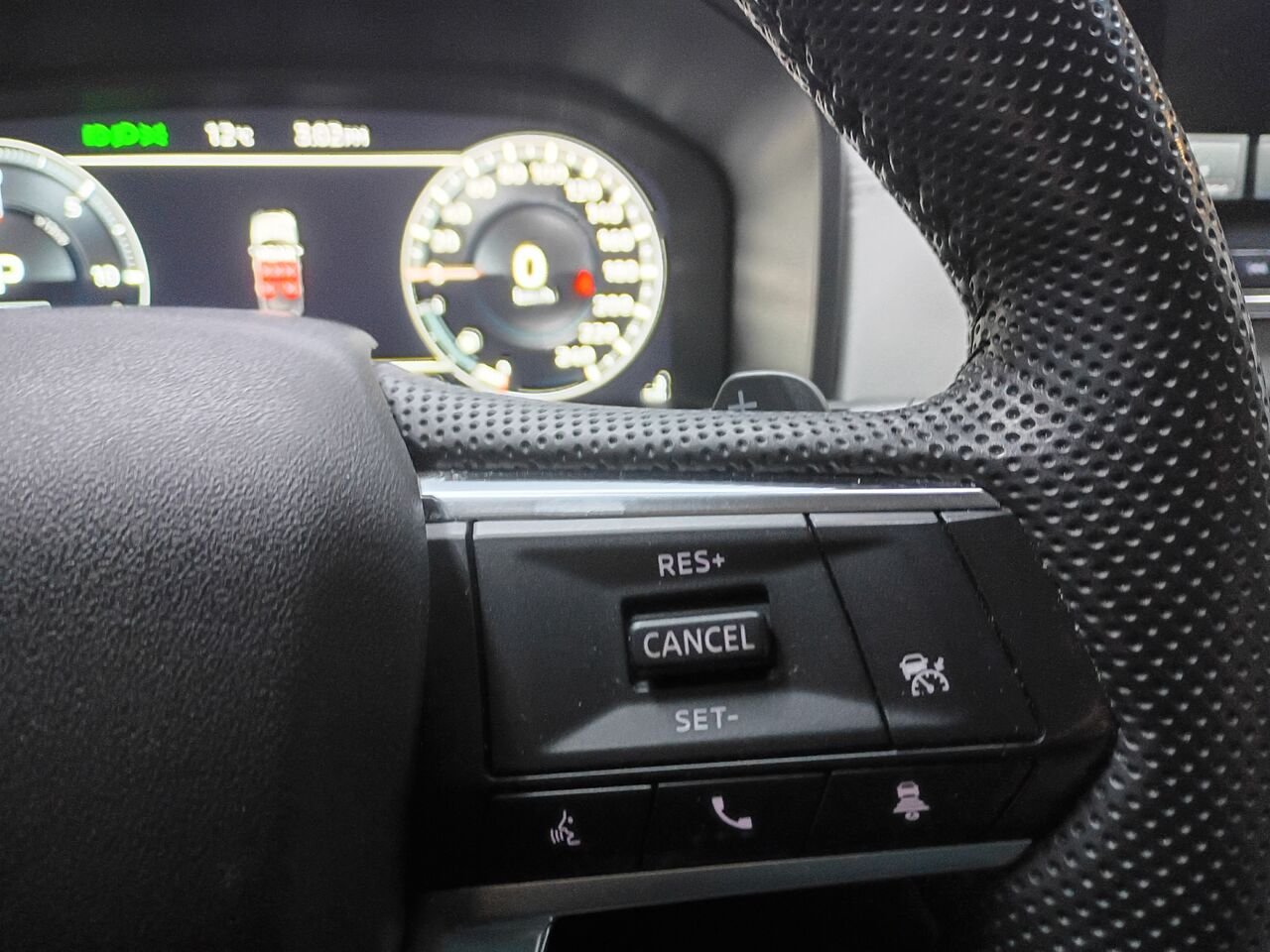 2023 Mitsubishi Outlander Plug-In Hybrid Black Blainville - photo #26
