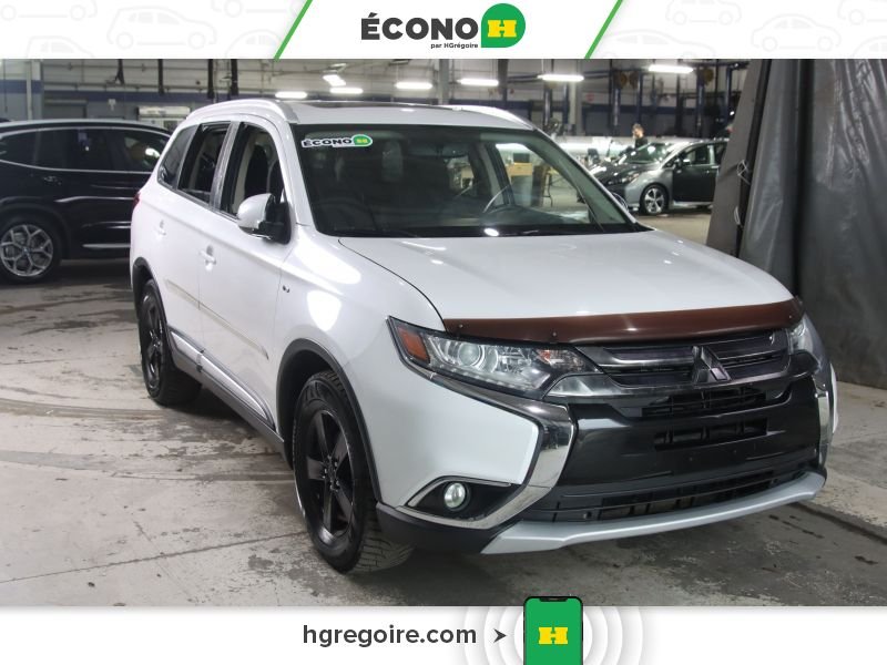Mitsubishi Outlander 821724 | SE A/C TOIT GR ELECT MAGS 7 PASSAGERS 2017 Blanc Laval - photo #0