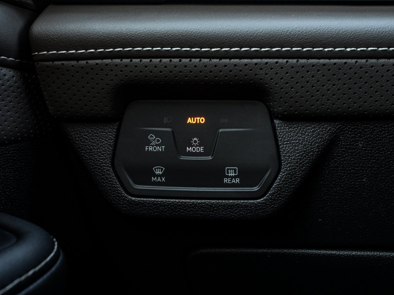 2024 Volkswagen Atlas Highline 2.0 TSI 4MOTION White Sherwood Park - photo #20