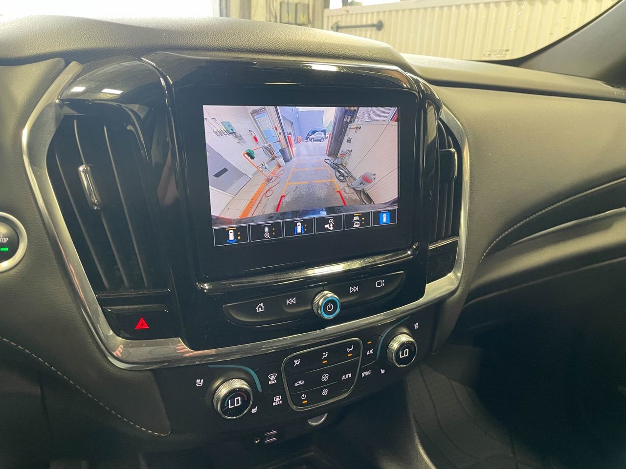 Chevrolet Traverse PREMIER REDLINE AWD *TOIT* 7 PLACES *BOSE* CAM 360 2023 Noir Saint-Jérôme - photo #15