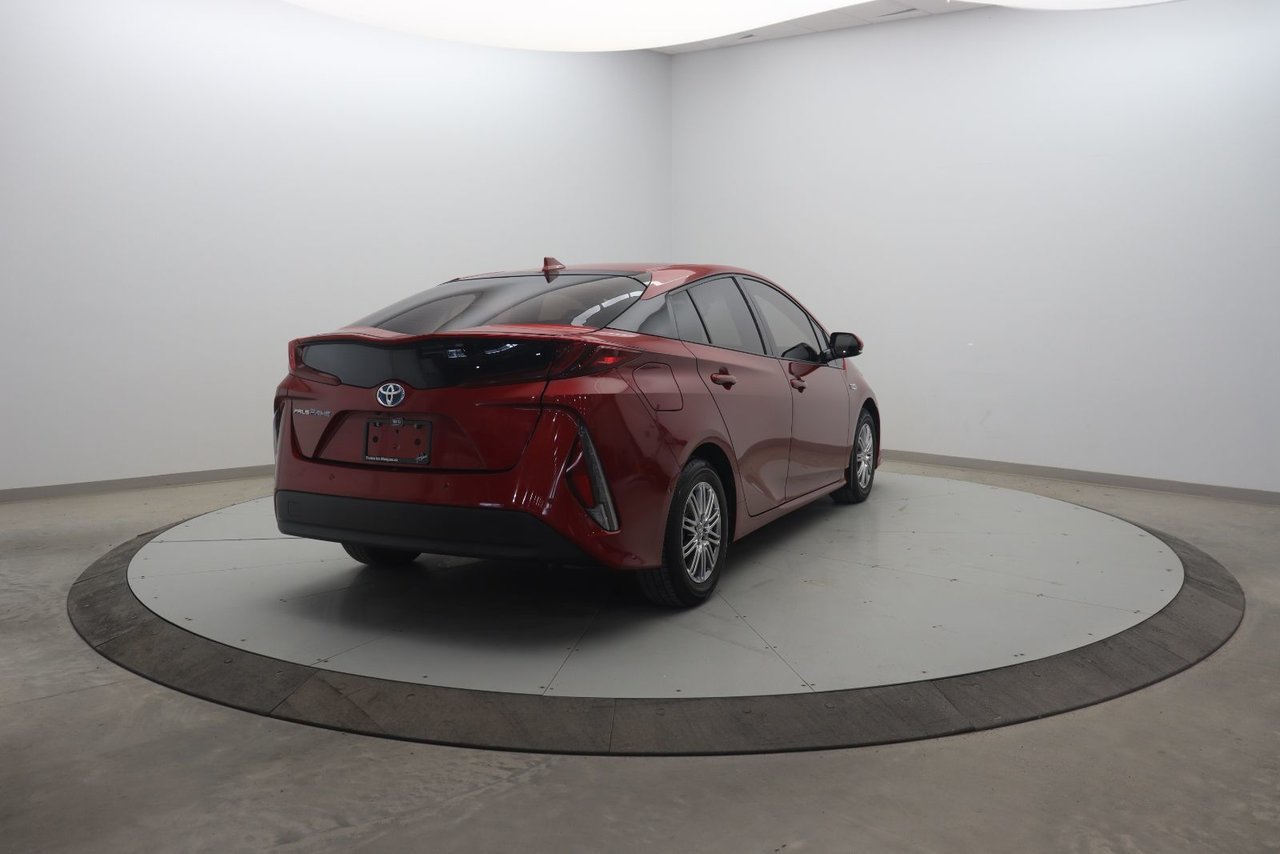 2018 Toyota Prius Prime ROUGE Red Baie-Comeau - photo #3