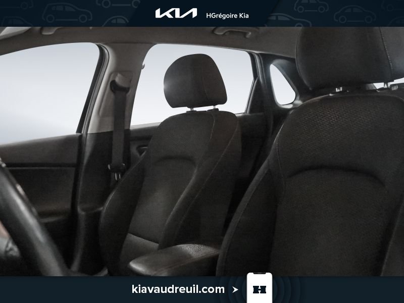 Hyundai Elantra 2019 Gris Laval - photo #9
