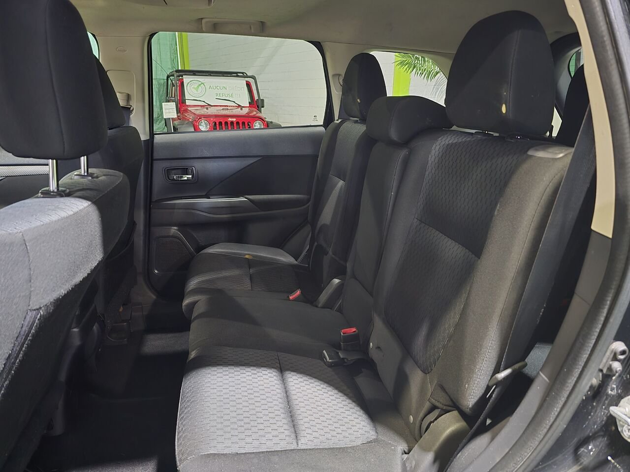 2014 Mitsubishi Outlander Black  - photo #10