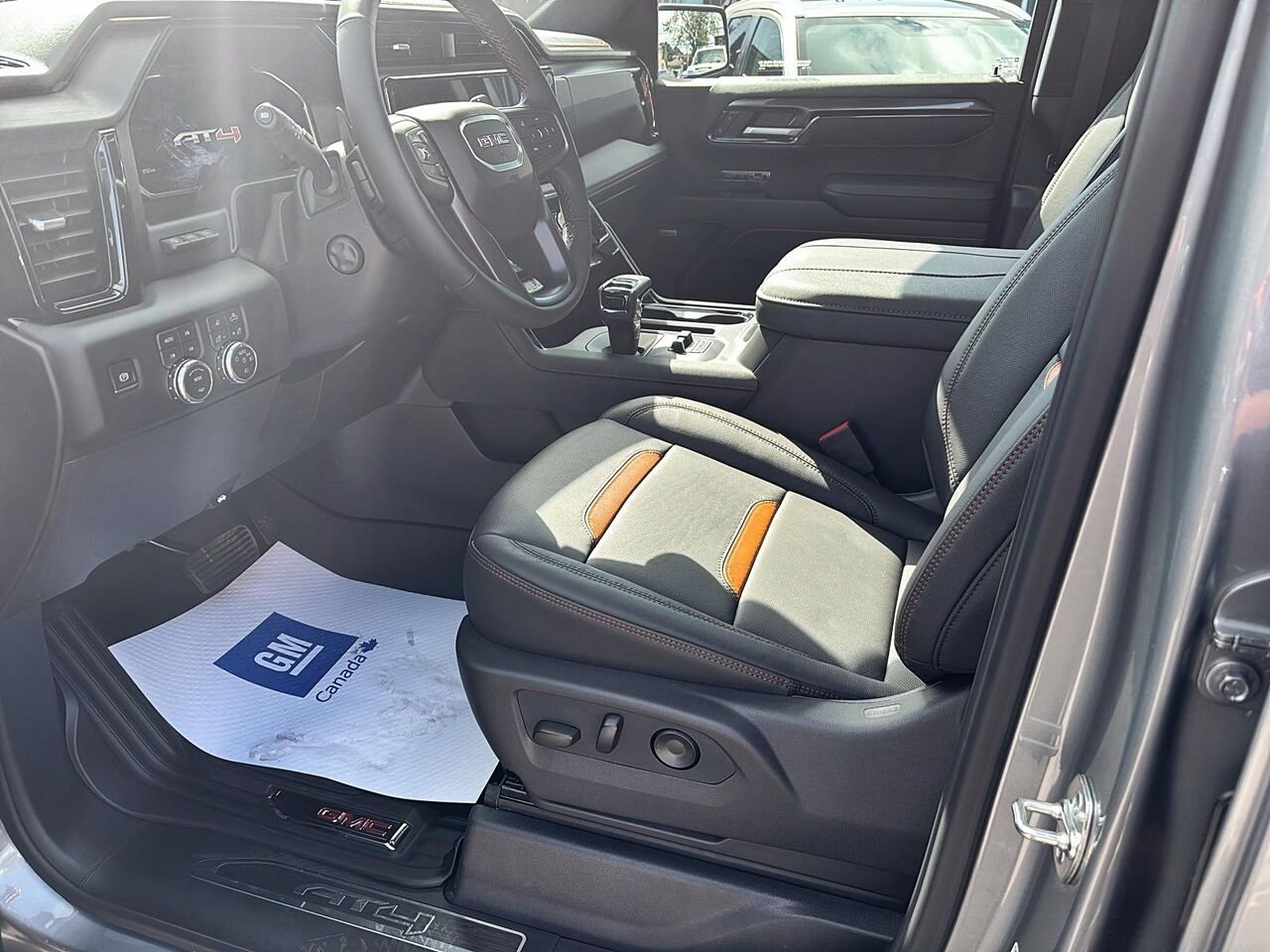 GMC Sierra 1500 AT4 cabine multiplace 4RM 147 po 2026 STERLING METALLISE Saint-Hyacinthe - photo #7