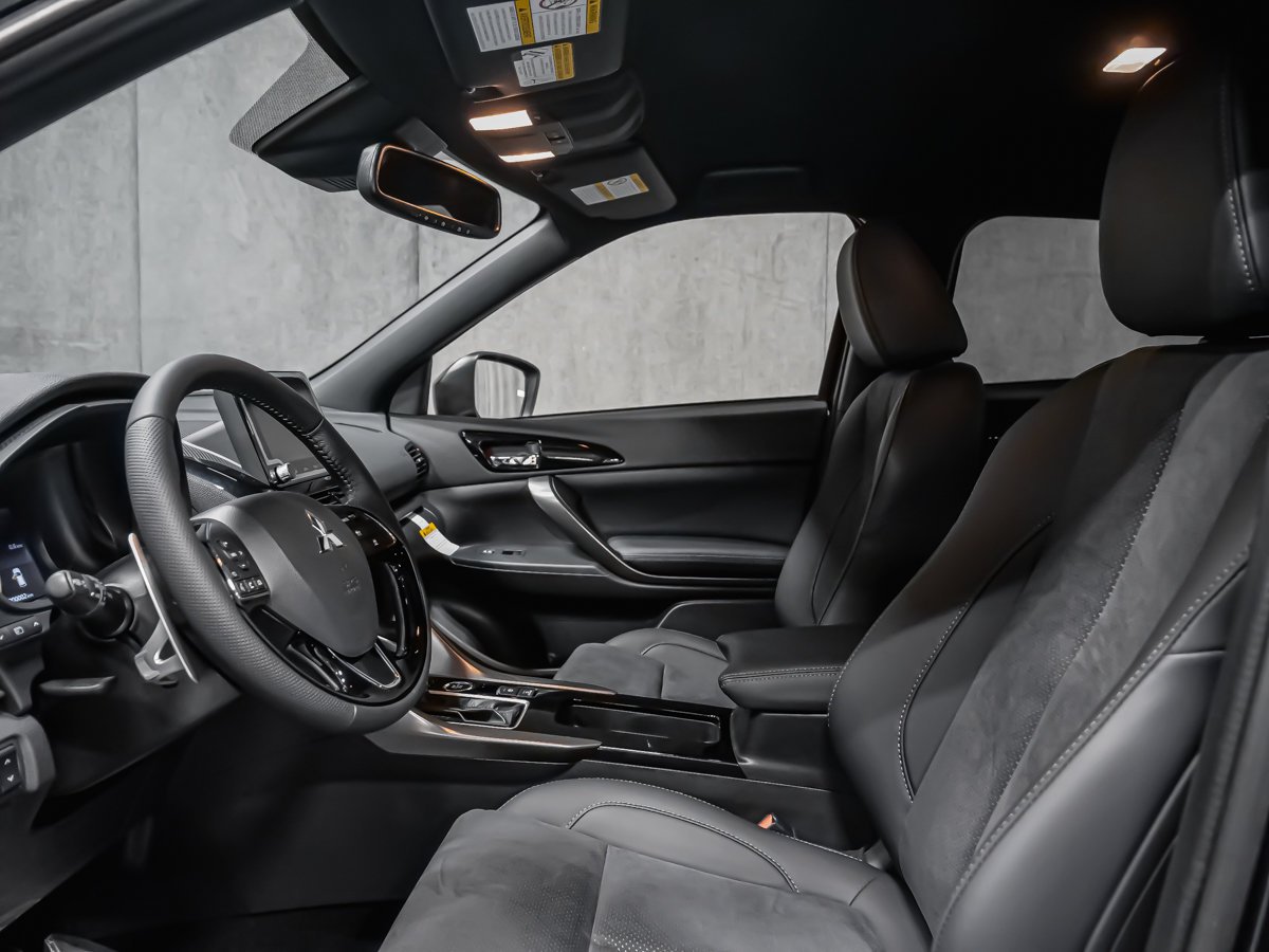 2026 Mitsubishi ECLIPSE CROSS NOIR White Montreal - photo #15