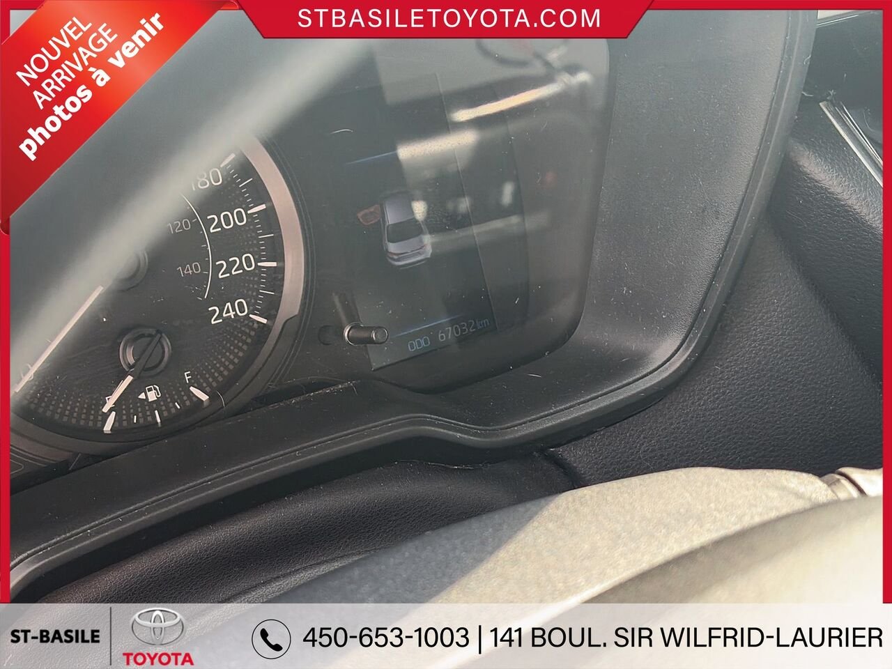 2022 TOYOTA COROLLA Black Saint-Basile-le-Grand - photo #5