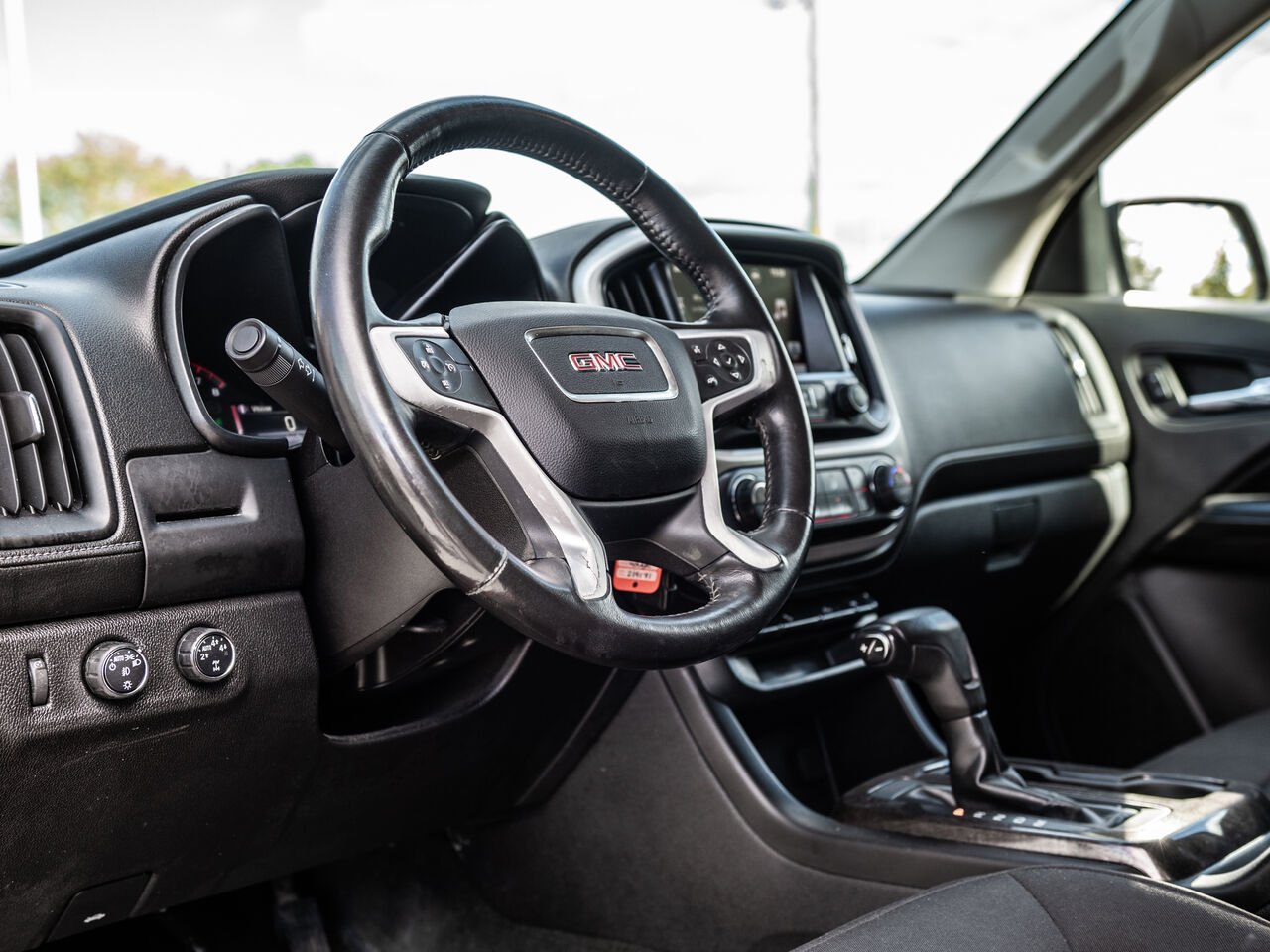GMC Canyon 2016 Rouge Sainte-Julienne - photo #11