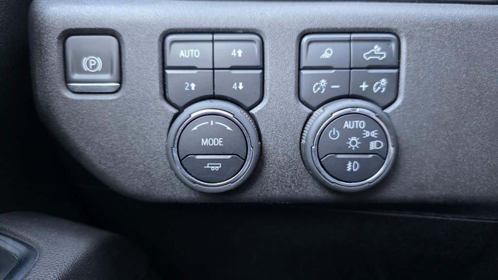 CHEVROLET Silverado 2500 HD LT 4X4 2025 Blanc Mont-Laurier - photo #24