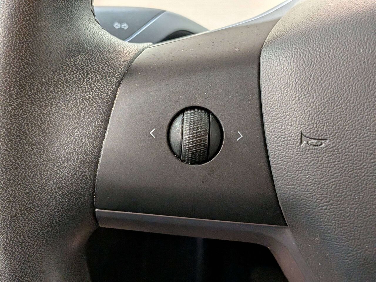 2020 Tesla Model Y Long Range AWD Red Val-David - photo #15