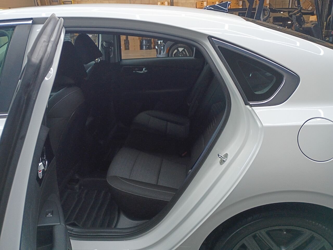 2021 Kia Forte White Blainville - photo #16