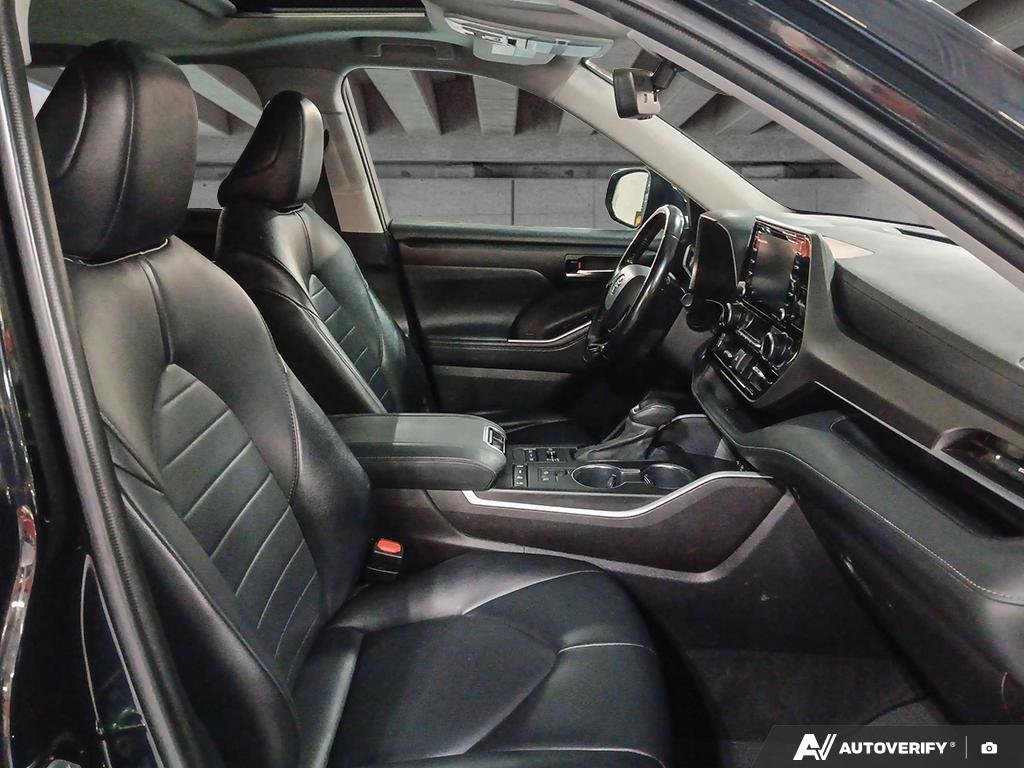 2021 Toyota Highlander 2602235A | XLE, well maintained local trade in. Black Edmonton - photo #20