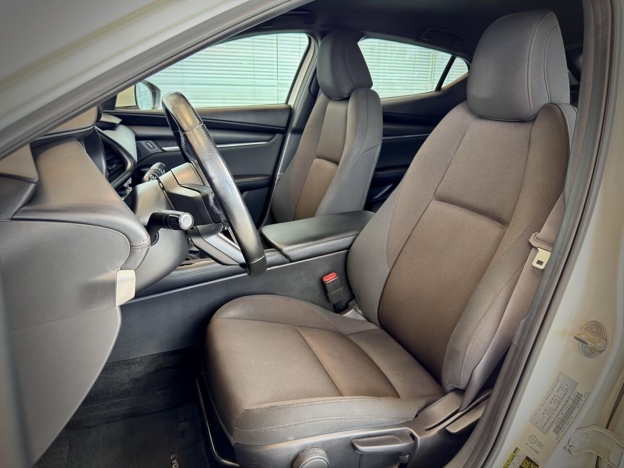 2022 Mazda Mazda3 Sport White Notre-Dame-des-Prairies - photo #16