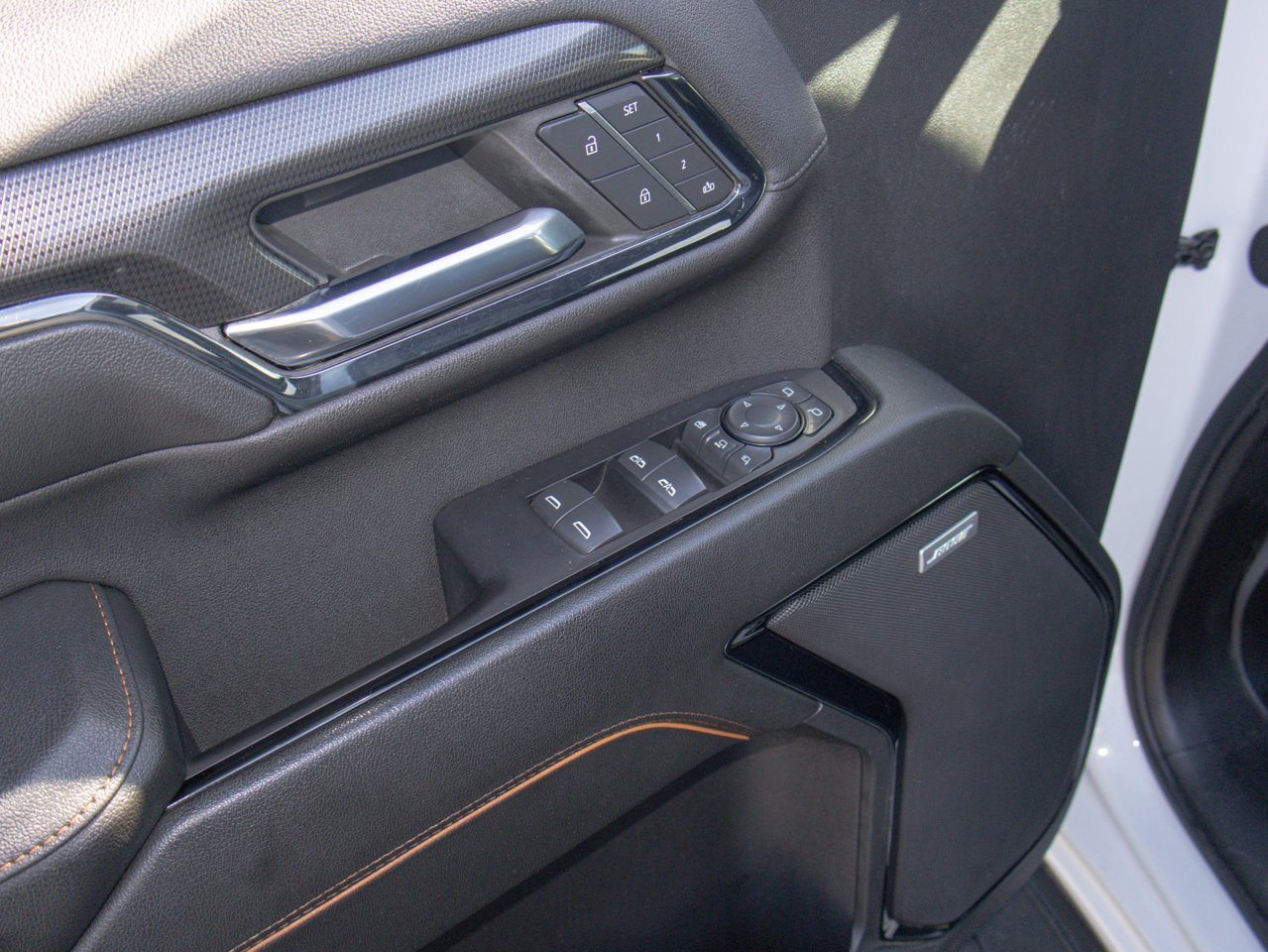 2024 GMC Sierra 2500HD 4WD Crew Cab 159 AT4 White Sherwood Park - photo #19