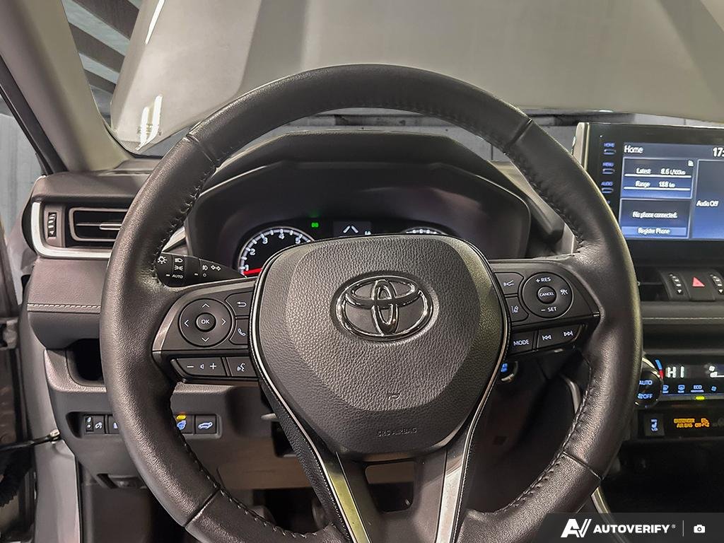 2021 Toyota RAV4 2602370A | XLE Silver Edmonton - photo #13