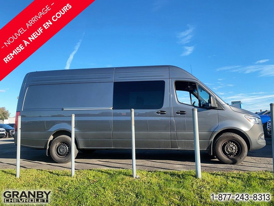 Mercedes-Benz Sprinter fourgonnette utilitaire 2500 4 cyl. en ligne diesel toit surélevé 170 po 2025 Gris