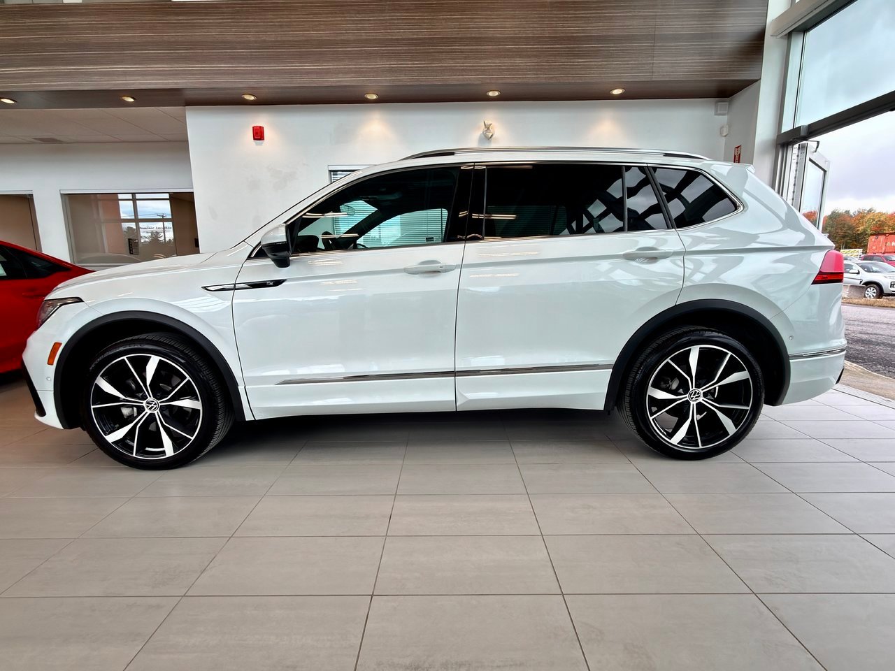 Volkswagen Tiguan 2024 Blanc Notre-Dame-des-Prairies - photo #6