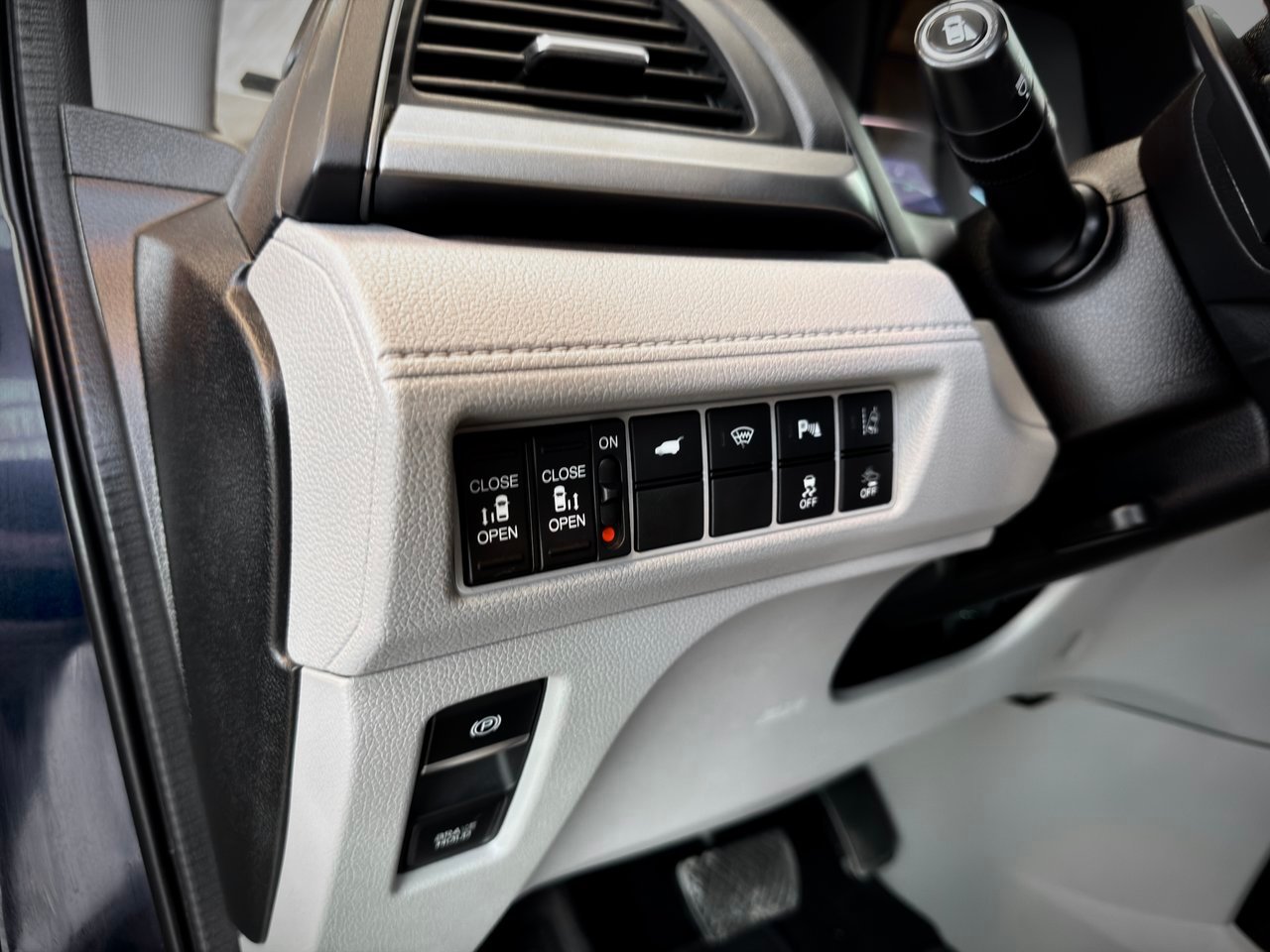 2018 Honda Odyssey Blue Notre-Dame-des-Prairies - photo #32