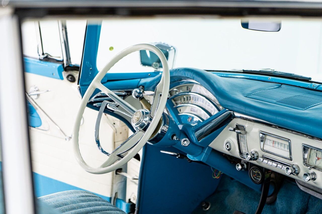 Mercury Monterey **PRIX EN USD** Beautifully presented from former restoration 1956 Blanc Montréal - photo #11