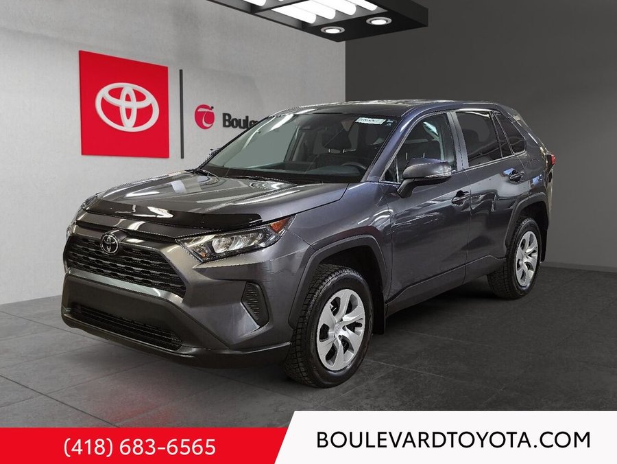 Toyota RAV4 LE, AWD 2022 Gris
