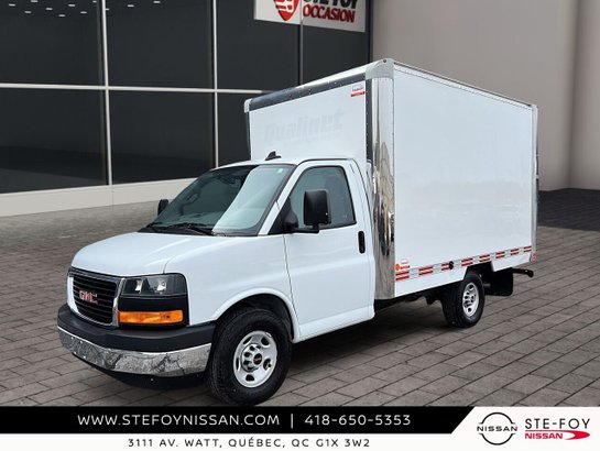 GMC Fourgonnette commerciale tronquée Savana S6426 2023 Blanc
