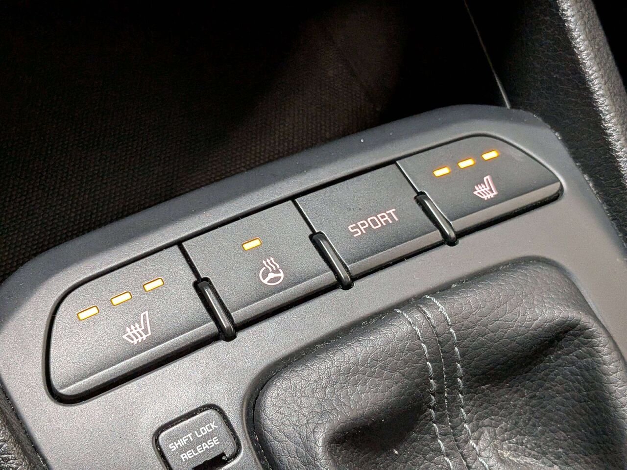 2018 Kia Rio 5-door LX Manual White Val-David - photo #23