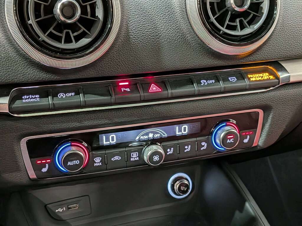 2020 Audi A3 Sedan Progressiv 45 TFSI quattro Black Val-David - photo #24