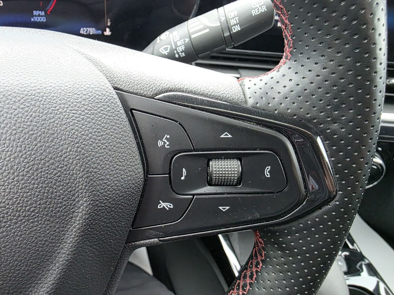 2024 Chevrolet Trax 2RS Black Rouyn-Noranda - photo #10