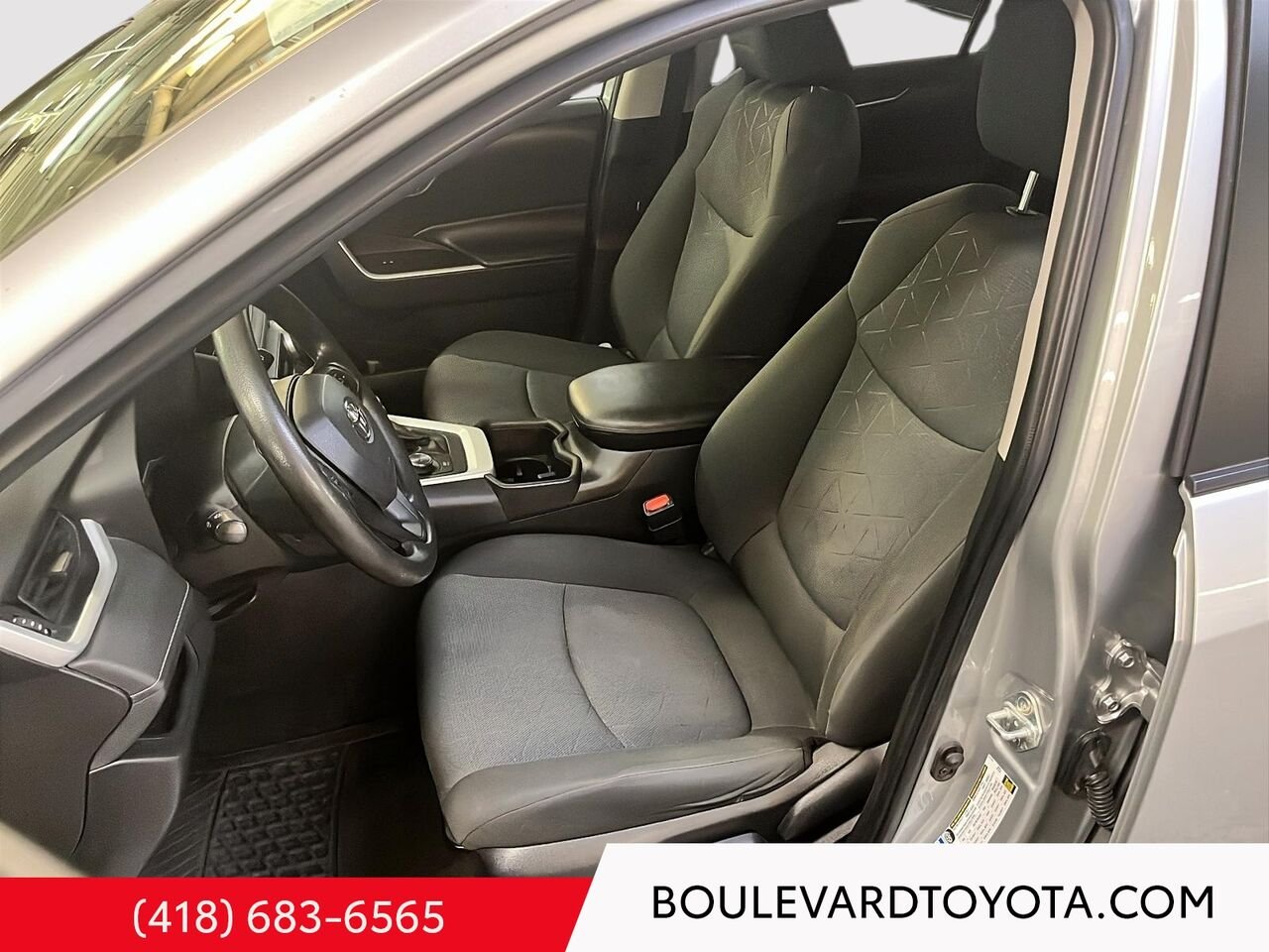 Toyota RAV4 100292A-70 | HYBRIDE, LE, AWD 2022 Argent Québec - photo #8
