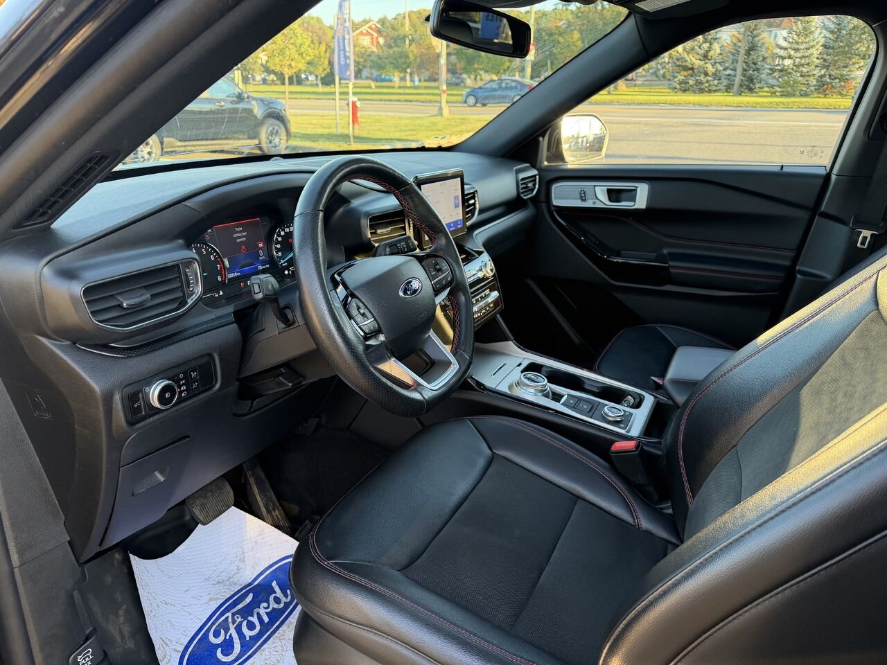2023 Ford Explorer Black Montmagny - photo #6