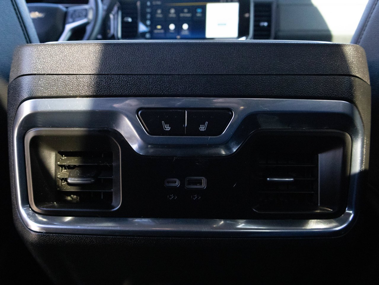 2025 Chevrolet Silverado 3500HD 4WD Crew Cab 159 LTZ White Sherwood Park - photo #28