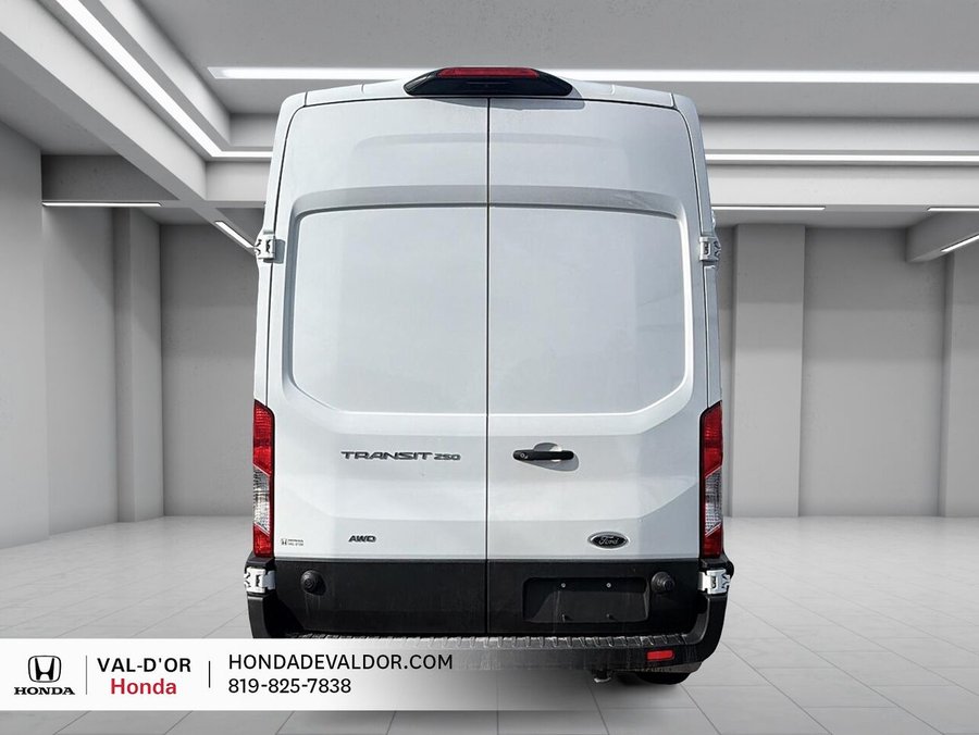 2025 Ford Transit fourgon utilitaire T-250 AWD toit surélevé 148 po PNBV de 9 070 lb White