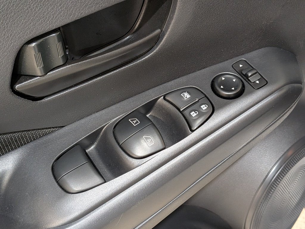 Nissan Kicks S FWD 2024 Blanc Val-David - photo #31