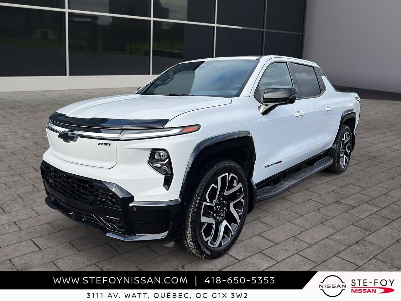 2024 Chevrolet Silverado EV RST CREW CAB autonomie 700km White Ste-Foy - photo #0