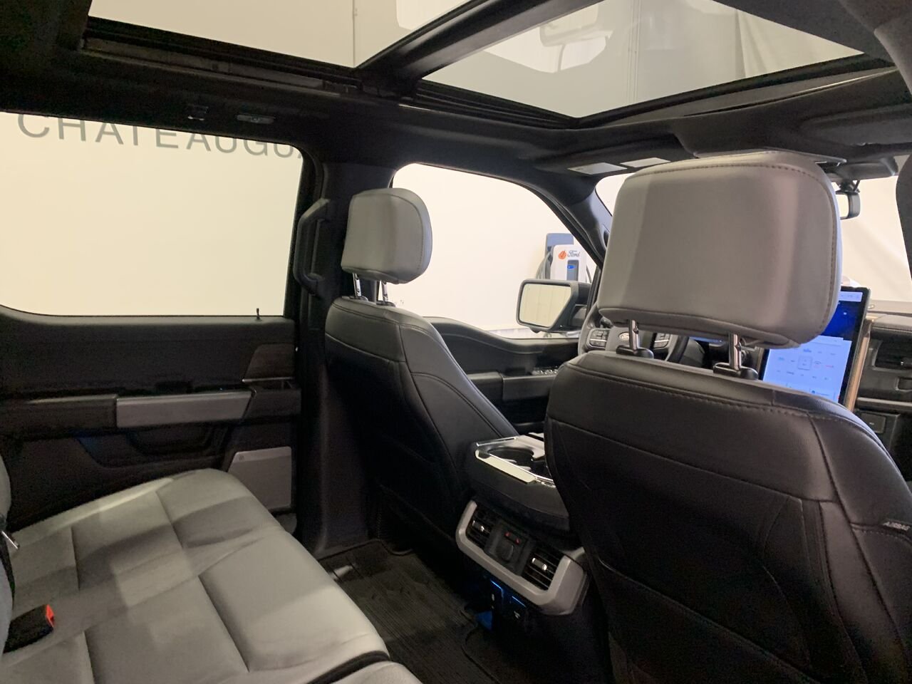 Ford F-150 Lightning LARIAT LARIAT + GROSSE BATTERIE +CUIR + TOIT PANO 2025 Bleu Châteauguay - photo #15