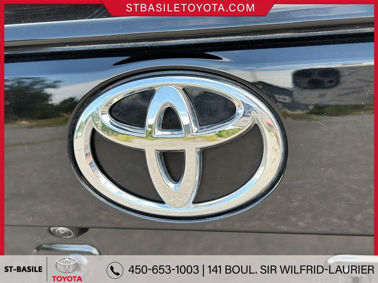 TOYOTA RAV4 2023 Noir minuit métallisé Saint-Basile-le-Grand - photo #4