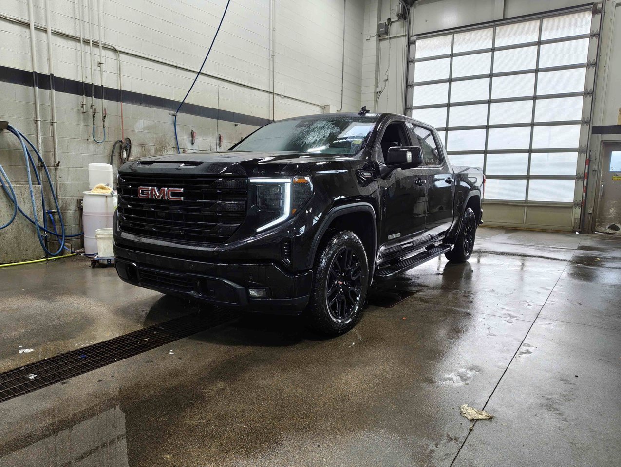 2026 GMC Sierra 1500 4WD Crew Cab 147 Elevation Black Sherwood Park - photo #3