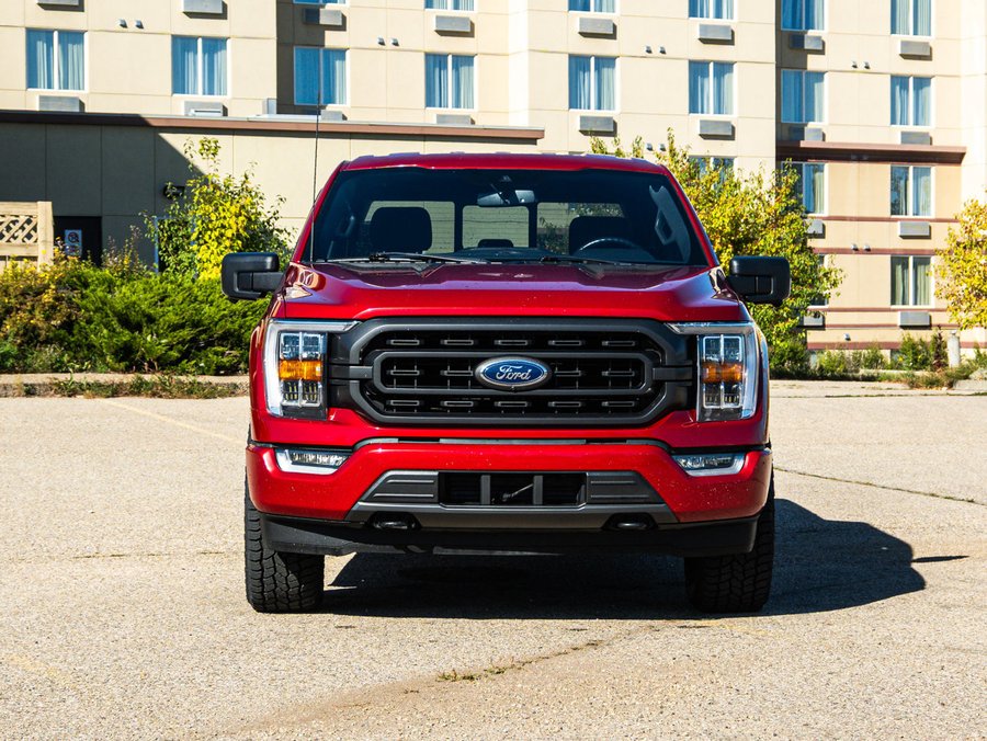 2021 Ford F-150 XLT Sport 3.5L | Tonneau Cover Red