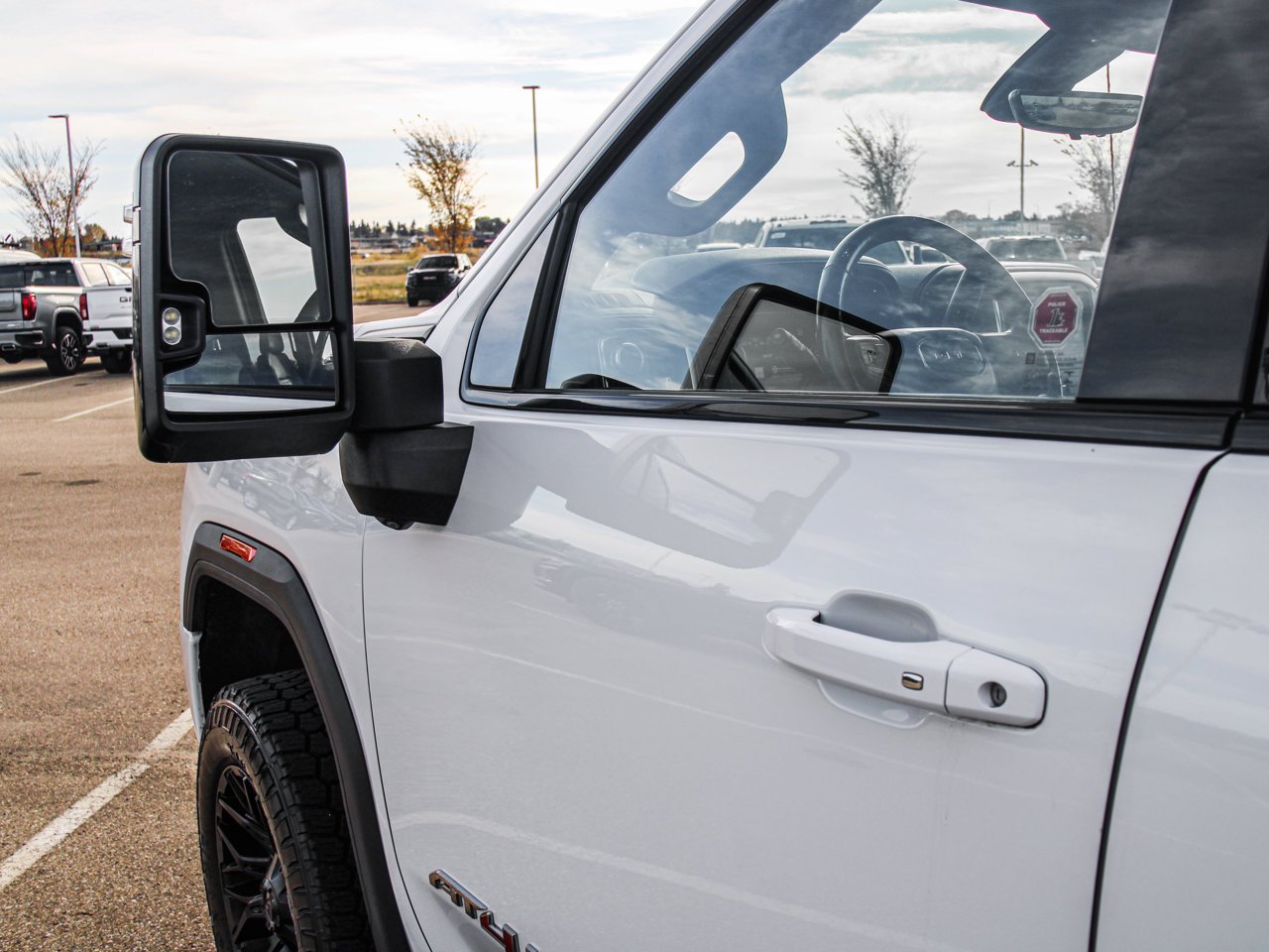 2022 GMC Sierra 3500HD 4WD Crew Cab 159 AT4 White Sherwood Park - photo #12