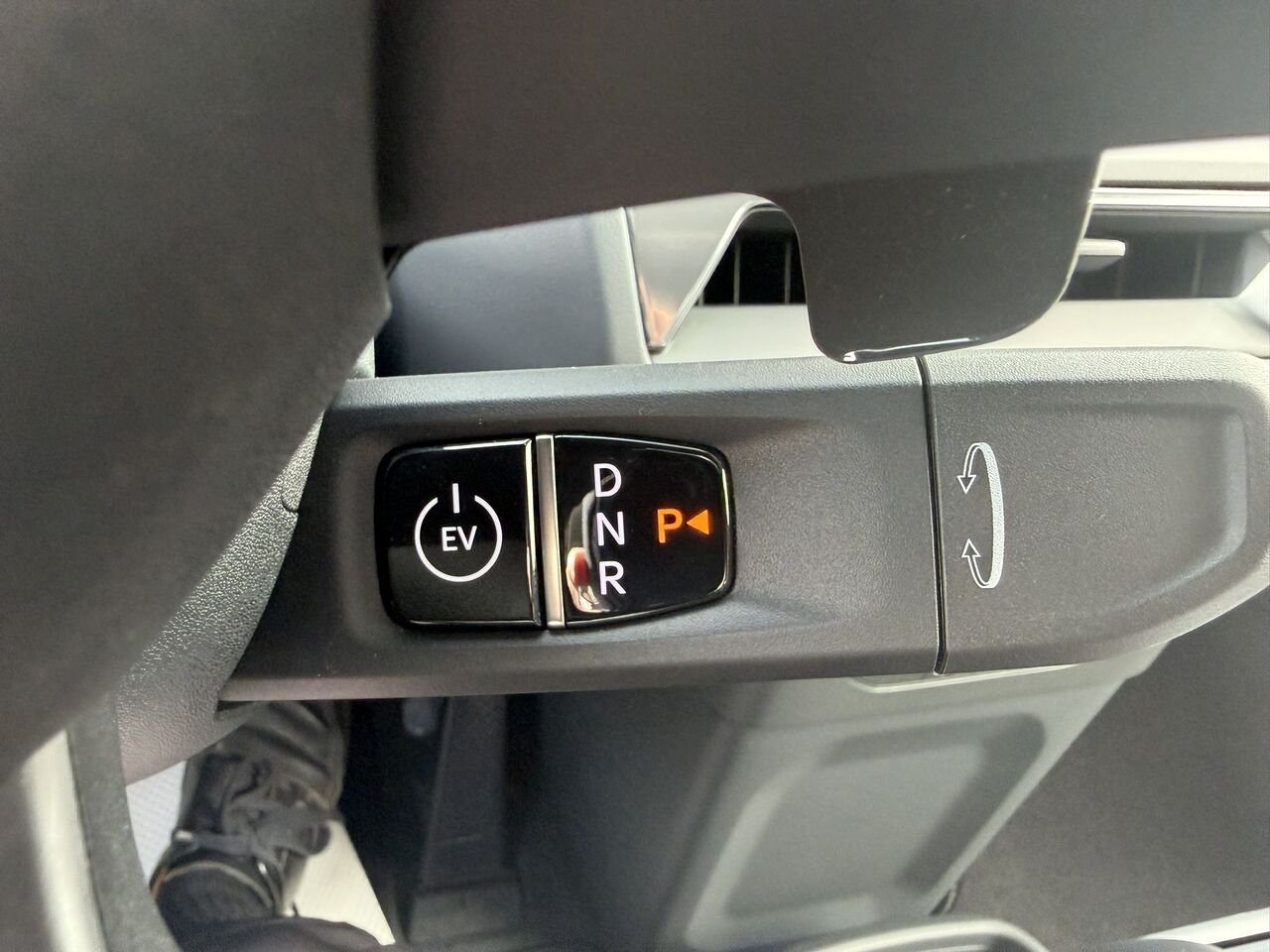 2025 Kia EV9 Land AWD White Laval - photo #28