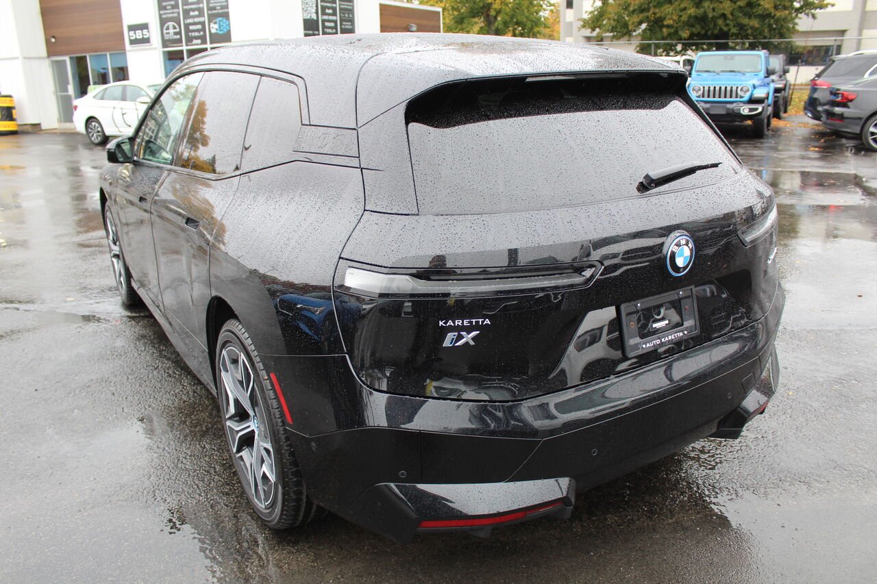 BMW iX VIN: WB513CF07PCK32345 2023 Noir Sainte-Rose - photo #2