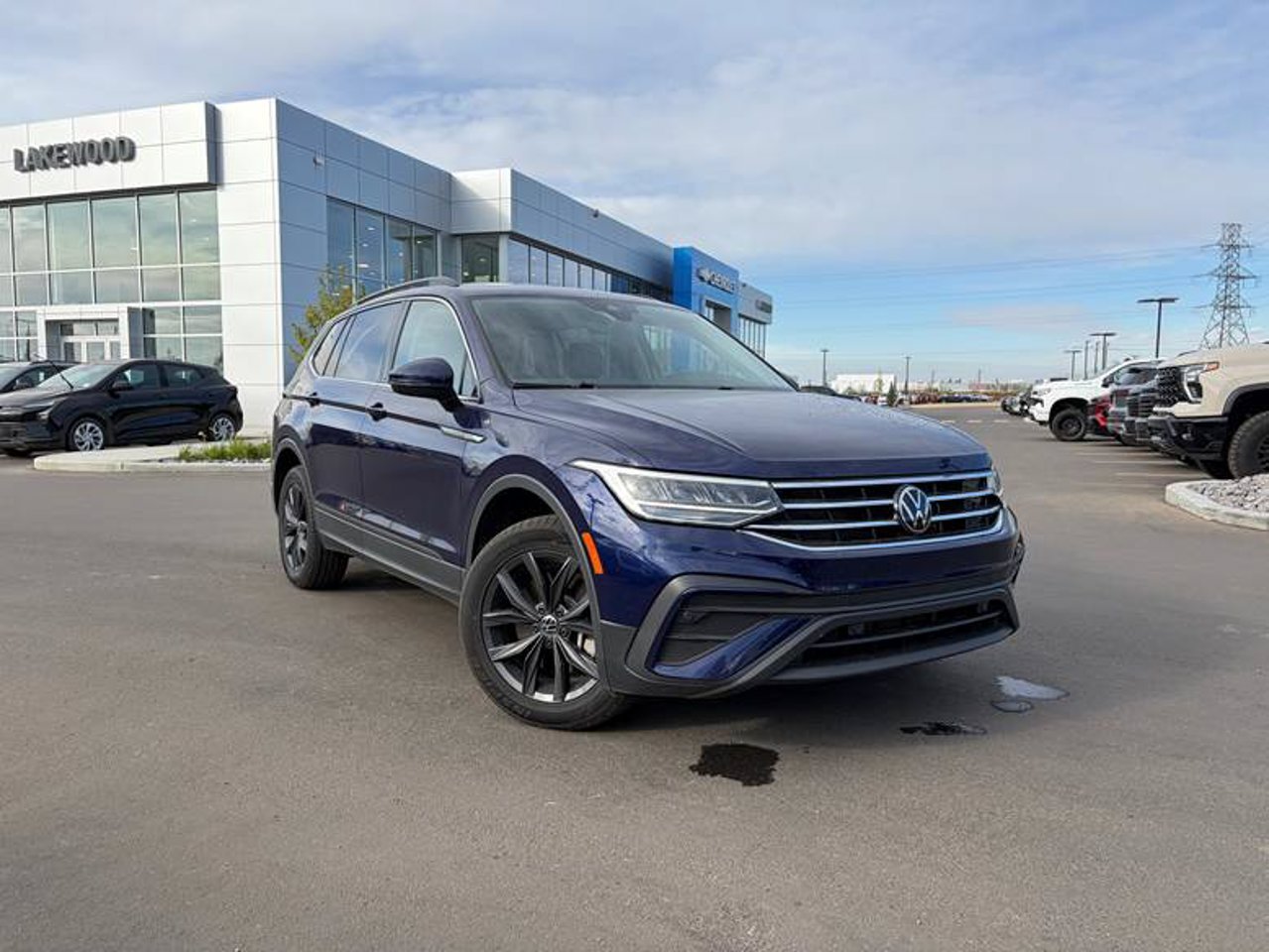 2024 Volkswagen Tiguan Comfortline 4MOTION Blue Sherwood Park - photo #1