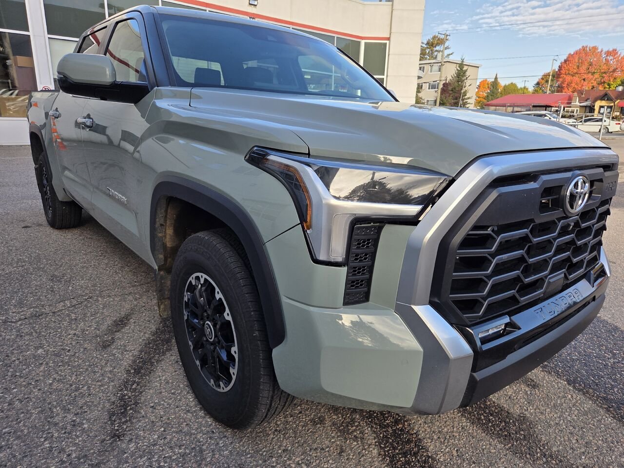 2024 Toyota TUNDRA LIMITED Grey Mont-Laurier - photo #2