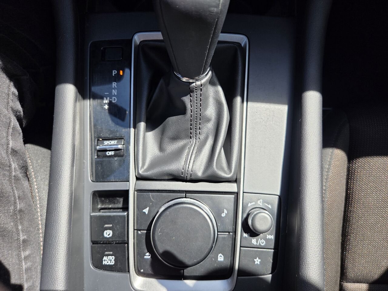 2023 MAZDA MAZDA3 SPORT 01C4 GRIS Mont-Laurier - photo #15
