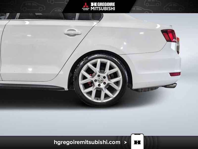 2014 Volkswagen Jetta White Laval - photo #11
