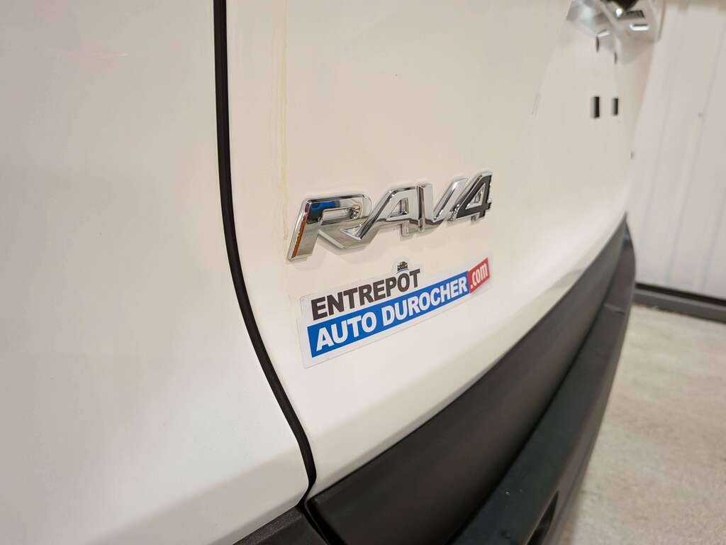 2022 Toyota RAV4 Hybrid XLE AWD White Val-David - photo #30